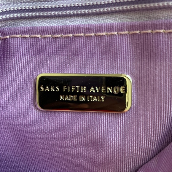 SAKS FIFTH AVENUE ITALIAN LEATHER HANDBAG - Picture 8 of 10